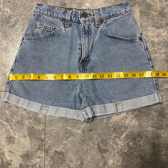 Levi’s jean shorts - Picture 4 of 4